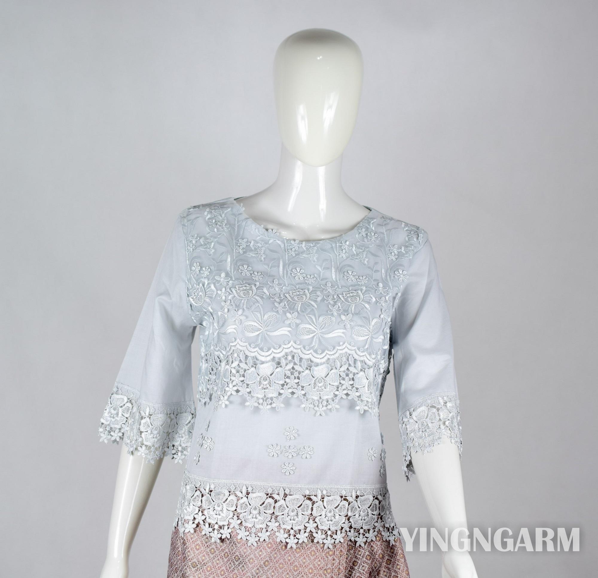 Yingngarm เสื้อลูกไม้ผ้าแก้ว ดอกลอยครึ่งตัว