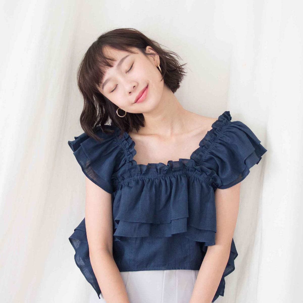 COWORKER (LN.CT.10) - ruffle linen crop top COWORKER (LN.CT.10) - ruffle linen crop top