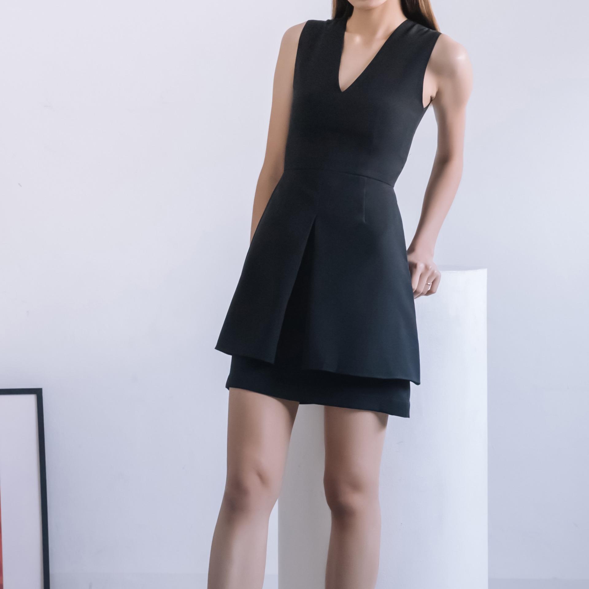 ACHIRA เดรสแขนกุดคอวี AW16008