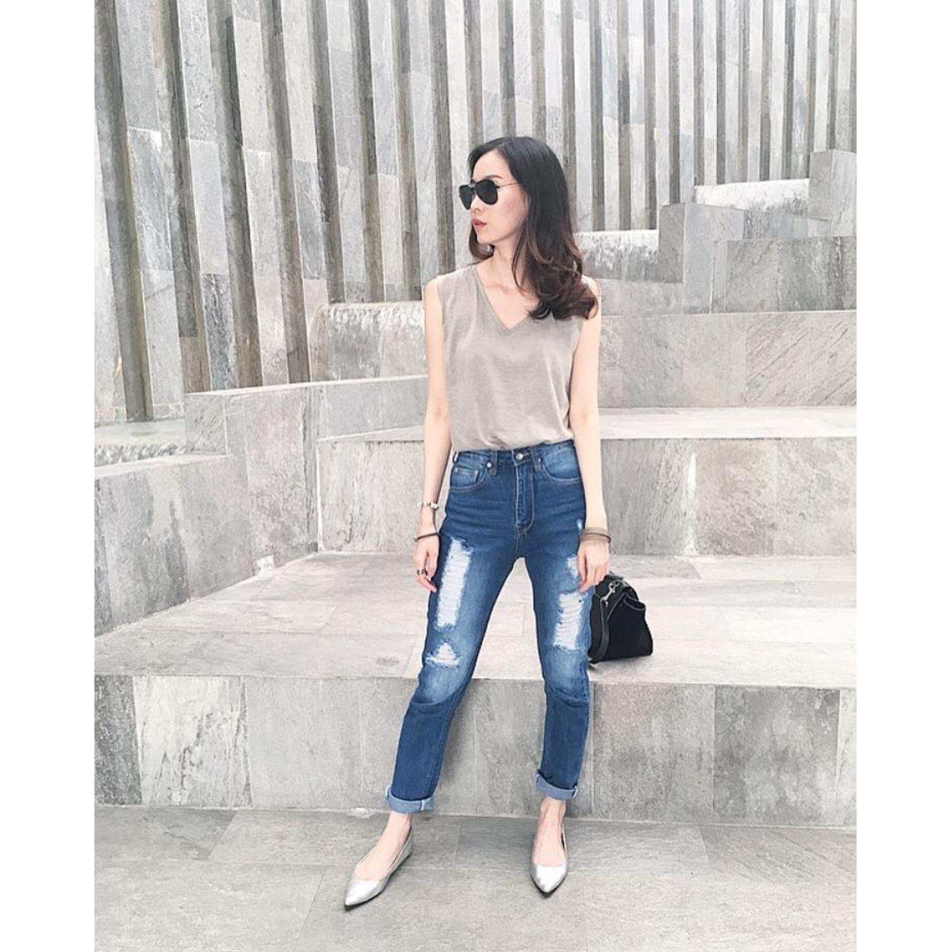 Sis story กางเกงยีนส์ขายาว เอวสูง ทรงบอยเฟรนด์ พับขา ขาดๆ เซอร์ สีน้ำเงิน Sis308 Brad Jeans Mid Blue