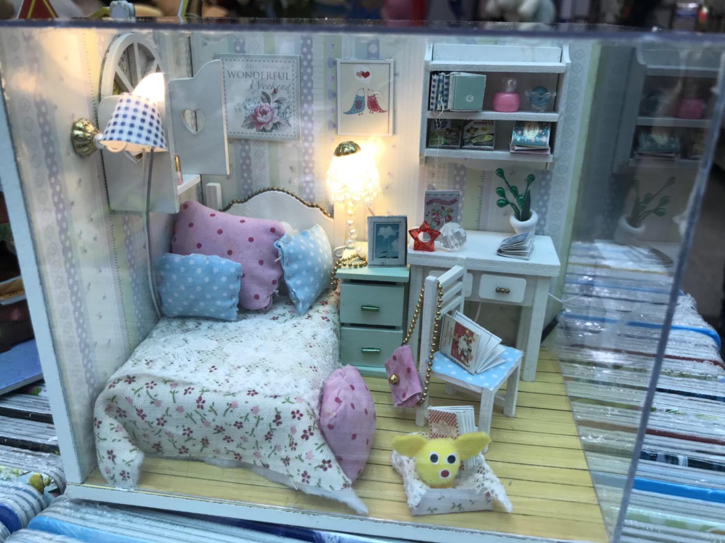 Wooden Stereo DIY Mini House Creative Assembly House Model Toys as Gifts for Kids & Adultsจิ๊กซอว์ไม้รูปห้องนอนสีขาว Wooden Stereo DIY Mini House Creative Assembly House Model Toys as Gifts for Kids & Adultsจิ๊กซอว์ไม้รูปห้องนอนสีขาว