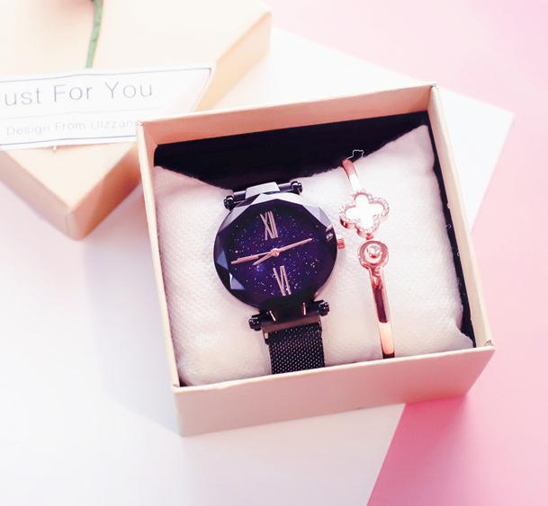 นาฬิกาข้อมือควอตซ์อะนาล็อกสายหนังสำหรับผู้หญิง Women Luxury Starry Sky Watch Magnetic Strap Watches