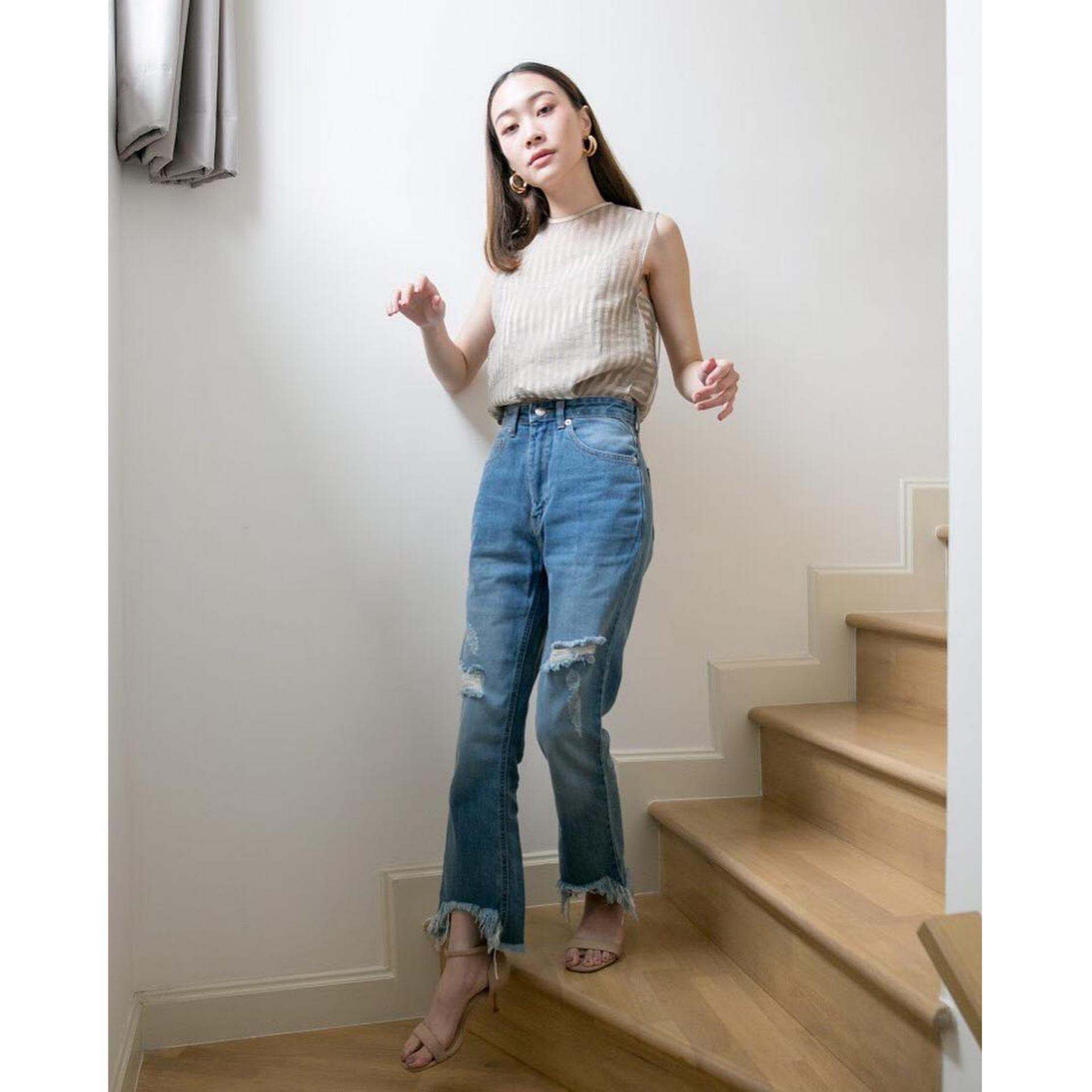 Sis story กางเกงยีนส์ขายาว เอวสูง ทรงขาบานปลายขารุ่ย สียีนส์ Sis324 ARIN flare Jeans Blue