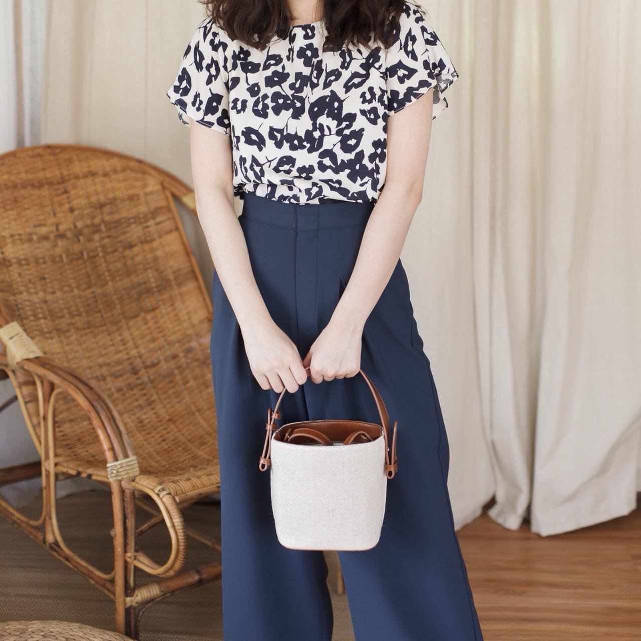 TheGarden1st กางเกงขายาวใส่แล้วสูง2เมตร ทรงไม่รัดสะโพก Pignut Pants Navy TheGarden1st กางเกงขายาวใส่แล้วสูง2เมตร ทรงไม่รัดสะโพก Pignut Pants Navy