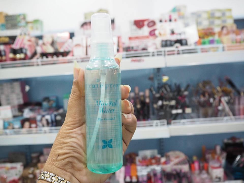 CUTE PRESS MINERAL WATER #NATURAL LOOK 100ml สเปรย์น้ำแร่คิ้วท์เพรสขวดชมพู ฟ้า ส้ม