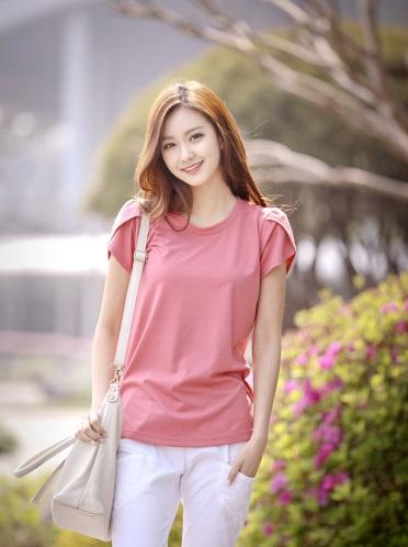 เสื้อยืด เนื้อผ้านิ่มใส่สบาย เสื้อยืดแฟชั่นสำหรับสาวๆ