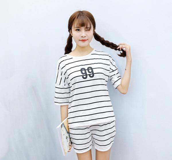 YUKI ชุดเสื้อแขนสั้น กางเกงขาสั้น (มีไซร้ใหญ่ M/L/XL/XXL) รุ่น P007 YUKI ชุดเสื้อแขนสั้น กางเกงขาสั้น (มีไซร้ใหญ่ M/L/XL/XXL) รุ่น P007