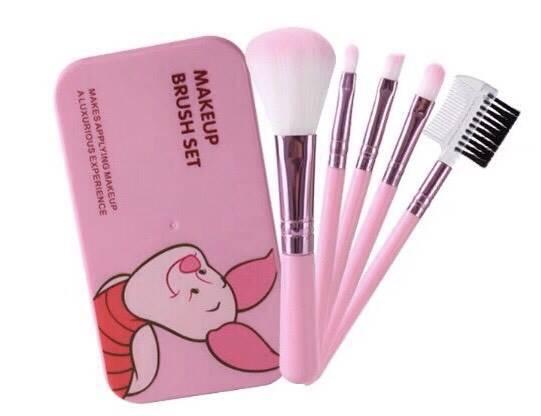 ชุดแปลงแต่งหน้า พร้อมกล่อง ลาย พิกเล็ต สีชมพู แปรงแต่งหน้า 5ชิ้น ชุดแปลงแต่งหน้า พร้อมกล่อง ลาย พิกเล็ต สีชมพู แปรงแต่งหน้า 5ชิ้น
