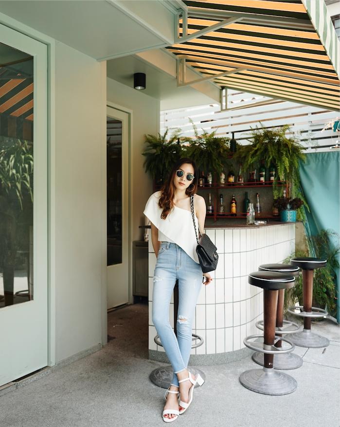 Gene Denim กางเกงยีนส์ ขายาว ทรง Skinny รุ่น Nemesis สีฟ้าอ่อน (Light Blue) Gene Denim กางเกงยีนส์ ขายาว ทรง Skinny รุ่น Nemesis สีฟ้าอ่อน (Light Blue)