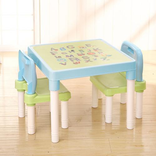 HQP ชุดโต๊ะพร้อมเก้าอี้2ตัวนักเรียนภาษาอังกฤษ ขนาดโต๊ะ 51.5x 51.5สูง 44 cm Family Set HQP ชุดโต๊ะพร้อมเก้าอี้2ตัวนักเรียนภาษาอังกฤษ ขนาดโต๊ะ 51.5x 51.5สูง 44 cm Family Set