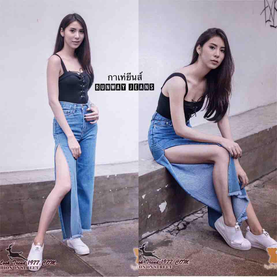 Runway jeans ขากระบอกฝ่าด้านข้าง เอวสูง ผ้ายีนส์ไม่ยืด ตัดปลายขา สีฟ้า