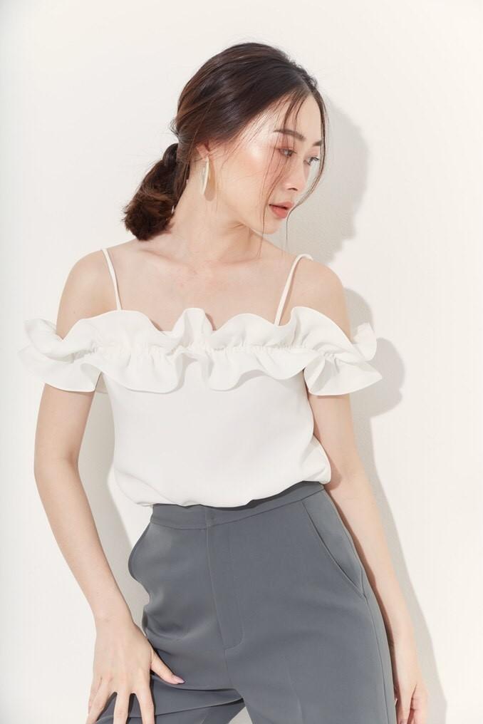 Le qua - Daisy ruffle top **pre-order 7-14 วัน** Le qua - Daisy ruffle top **pre-order 7-14 วัน**