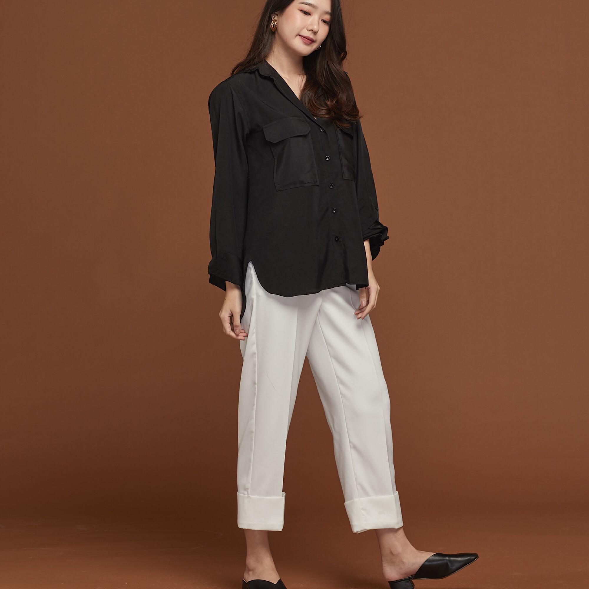 E199 - Blouse with pocket E199 - Blouse with pocket