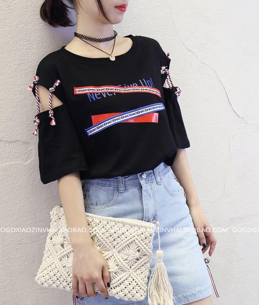 SCS เสื้อยืดแฟชั่น คอกลม แขนสั้น แต่งลายด้านหน้า สุดแนว (สีดำ)รุ่น 658 SCS เสื้อยืดแฟชั่น คอกลม แขนสั้น แต่งลายด้านหน้า สุดแนว (สีดำ)รุ่น 658