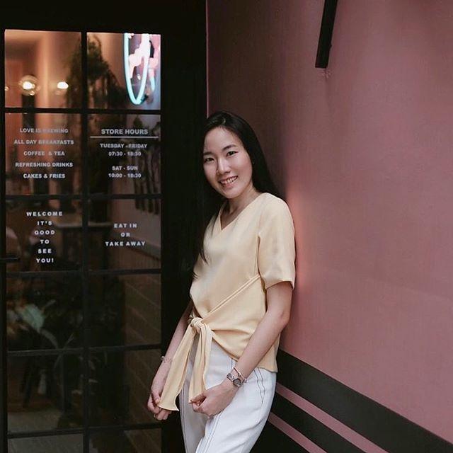 The Rose Garden เสื้อผูกโบว์หน้า Cellin top