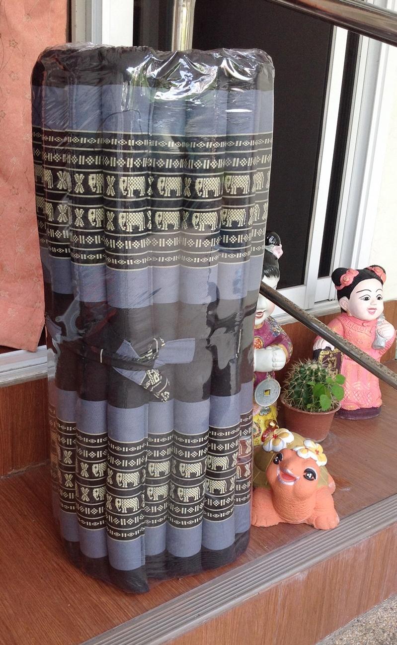 THAI PAN ที่นอนลูกระนาดผ้าขิด OTOP ตกแต่งบ้าน ขนาดประมาณ 80 x 200 x 4.5 ซม.Topper ท็อปเปอร์ เสริมเตียง Thai Roll Up Mattress Kapok100% Filled Camping Kapok THAI PAN ที่นอนลูกระนาดผ้าขิด OTOP ตกแต่งบ้าน ขนาดประมาณ 80 x 200 x 4.5 ซม.Topper ท็อปเปอร์ เสริมเตียง Thai Roll Up Mattress Kapok100% Filled Camping Kapok