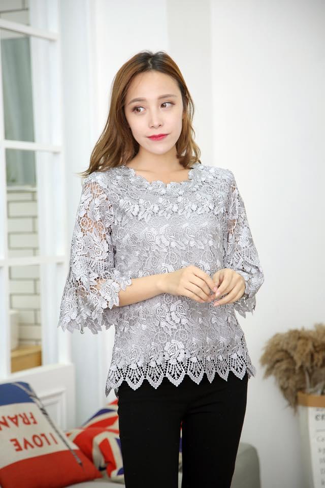 เสื้อลูกไม้งานหรู ผ้าลูกไม้นำเข้า ทรงเเขนบานนิดๆค่ะ เสื้อลูกไม้งานหรู ผ้าลูกไม้นำเข้า ทรงเเขนบานนิดๆค่ะ