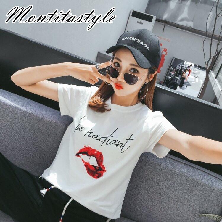 โล๊ะ!! หมดแล้วหมดเลย Montitastyle เสื้อยืดผู้หญิงแขนสั้น แฟชั่น ลายปากจุ๊บ สุดน่ารัก เซ็กซี่ (สีขาว)