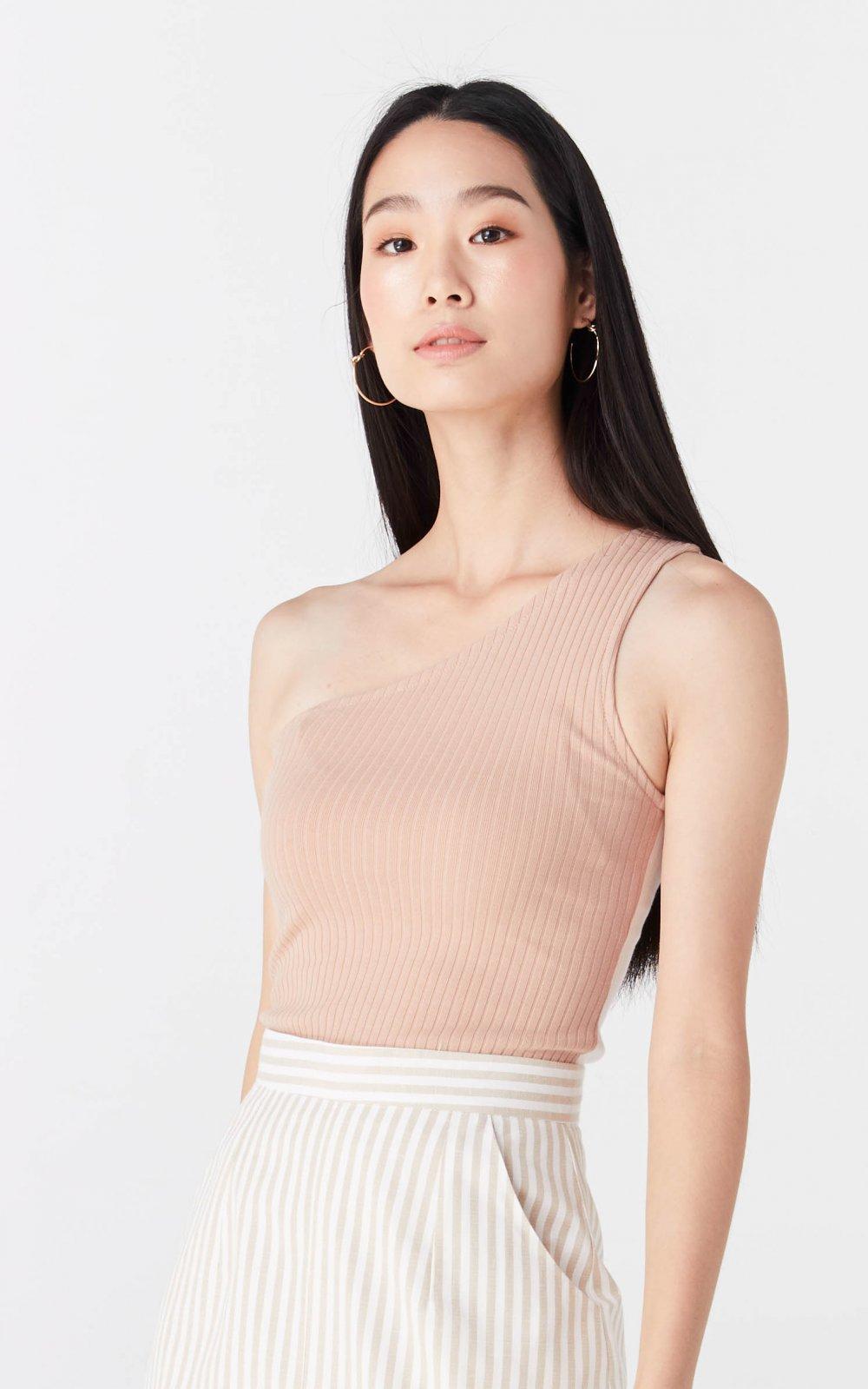 KWANJAI KJharper knit - เสื้อไหมพรมไหล่เฉียง คุณภาพดี KWANJAI KJharper knit - เสื้อไหมพรมไหล่เฉียง คุณภาพดี