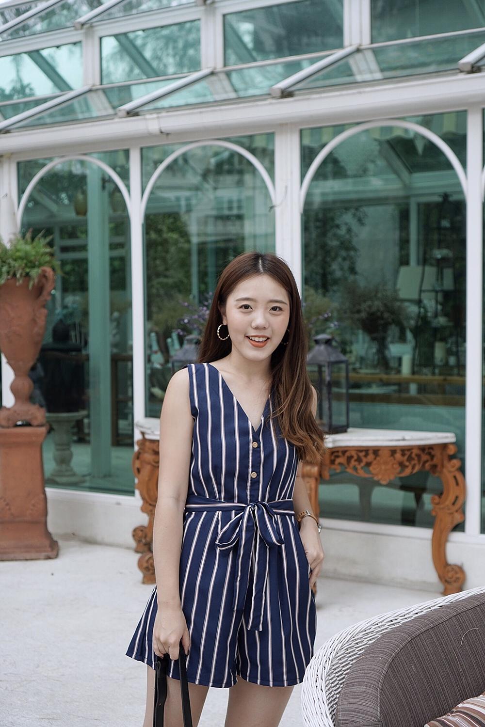 Wclothes Mori Playsuit เพลย์สูท จั๊มสูทขาสั้น ลายทาง ผูกโบว์ช่วงเอว