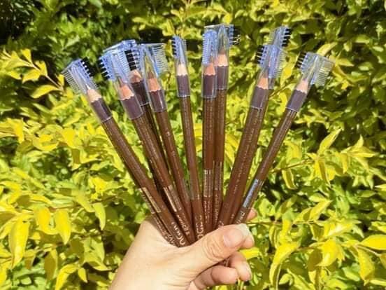 ❌ 9 บาท ❌ odbo SOFT DRAWING PENCIL & BLUSH ดินสอเขียนคิ้ว odbo สีคมชัด เกลี่ยง่าย จับถนัดมือ มาพร้อมหัวแปรงขนนุ่มและหวี สำหรับตกแต่งขนคิ้ว มีให้เลือก 3 สี #03 น้ำตาลอ่อน #04 น้ำตาลเข้ม #05 น้ำตาล