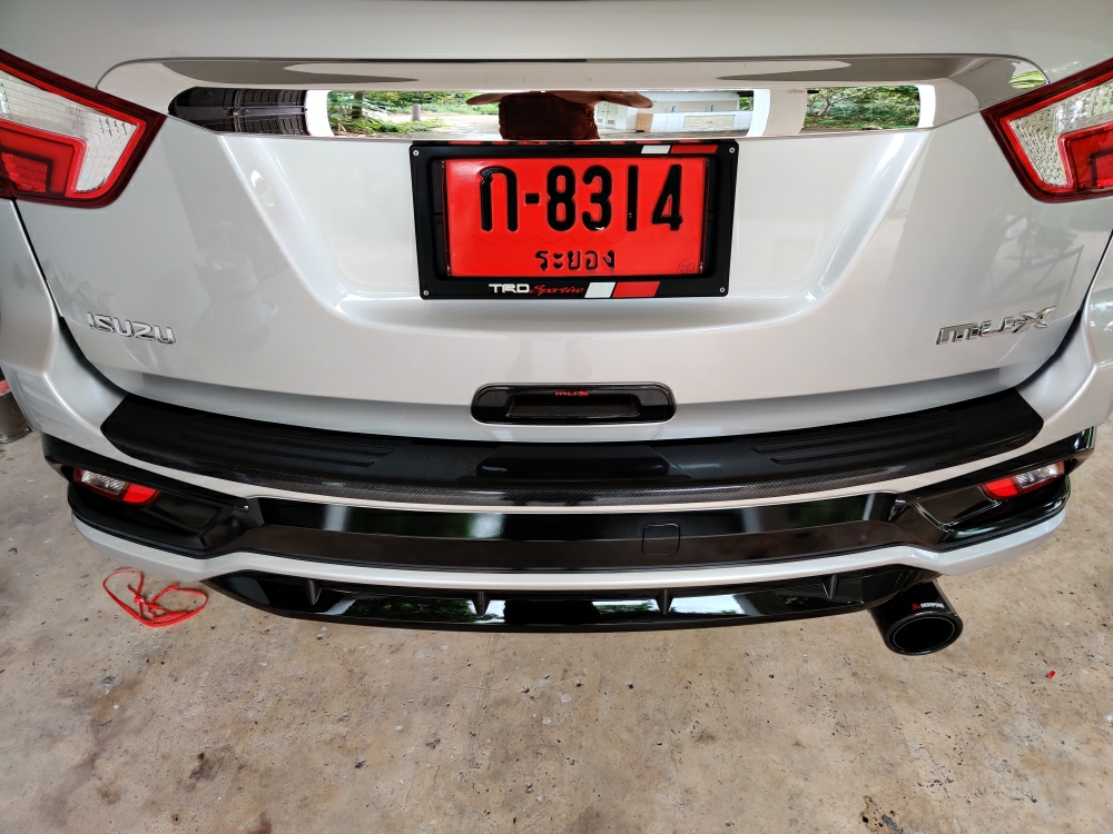 กันรอยท้ายลายแคฟล่าดำ ISUZU MU-X ปี 2017-2019 2 26edac24864304e6a6657d77eb69865f