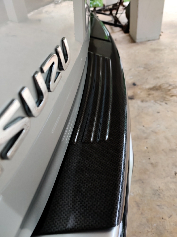 กันรอยท้ายลายแคฟล่าดำ ISUZU MU-X ปี 2017-2019 3 60c9d56e906d480ba89fbc767fdf2da3