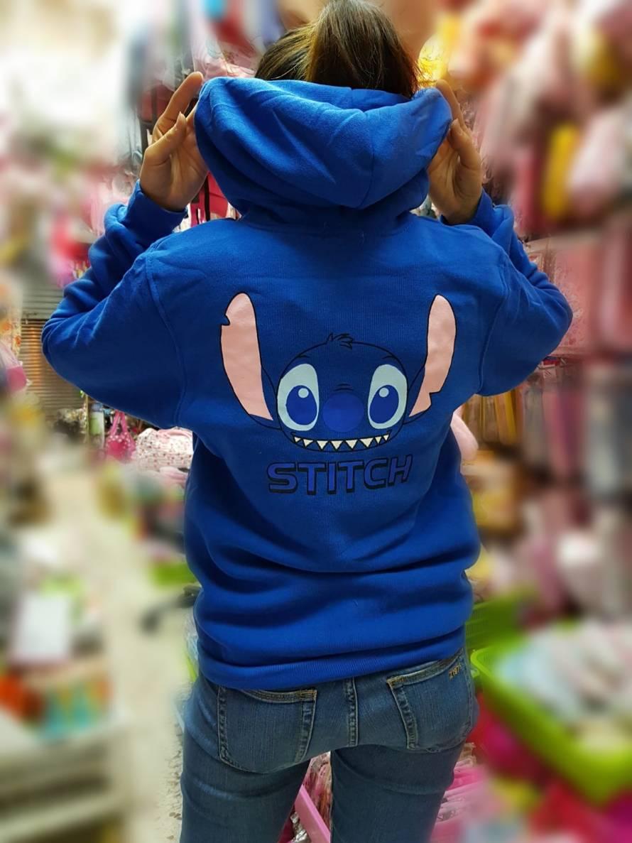 เสื้อแขนยาว เสื้อกันหนาว เสื้อแจ๊คเก็ตสติช ผ้ายืดได้ ไม่หนามาก รอบอก 44 นิ้ว งานสกรีน สี น้ำเงิน