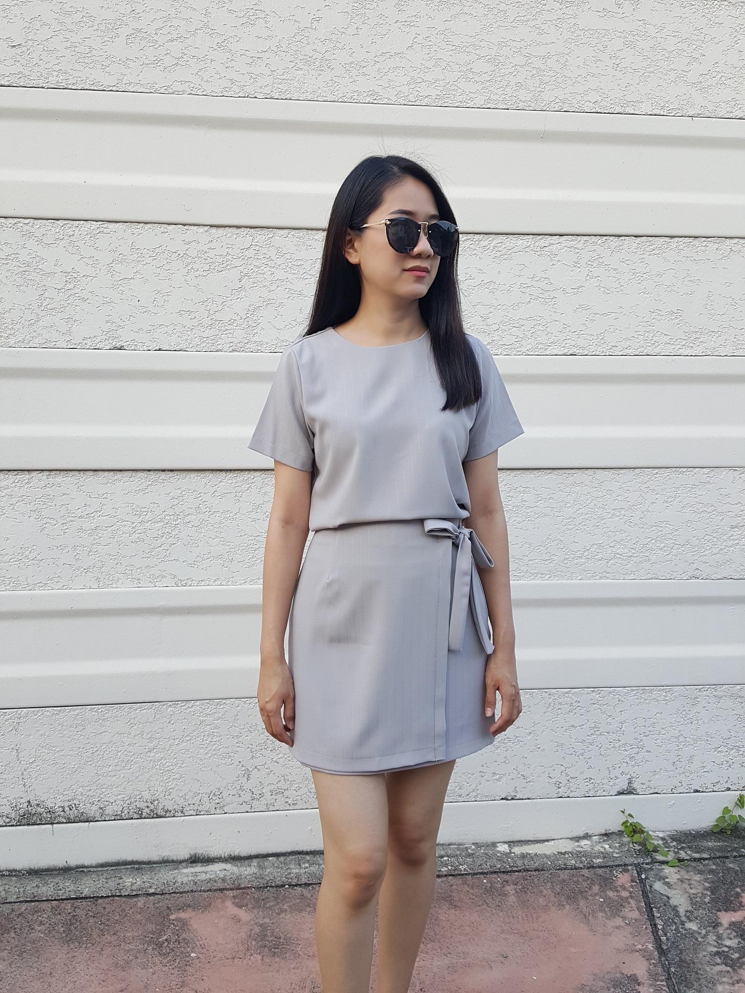 At february shop jennifer set ชุดเซ็ต เสื้อแขนสั้น กับ กระโปรง ผูกโบว์เอว