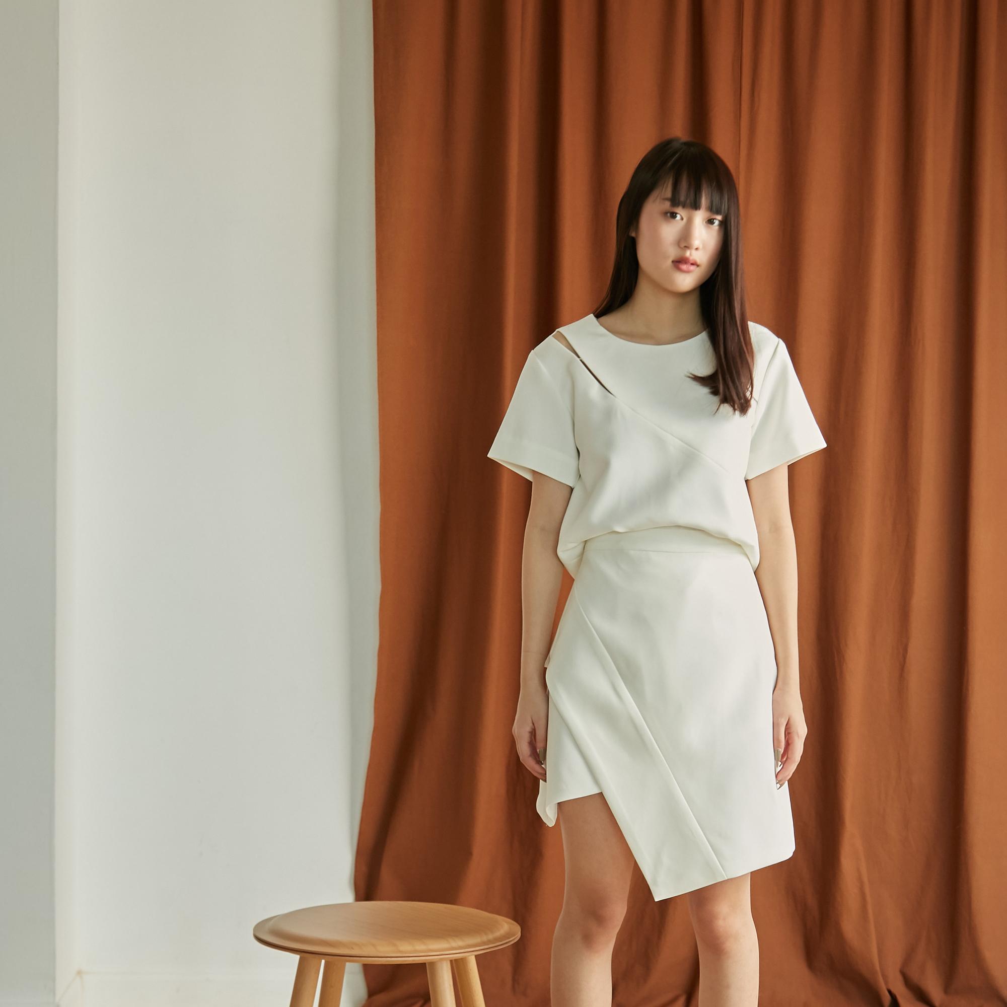 JELLYPLEASE (พร้อมส่ง) เสื้อรุ่นฮิตจาก SS17 อัดกาว ซับในอย่างดี รุ่น LONG CURVE