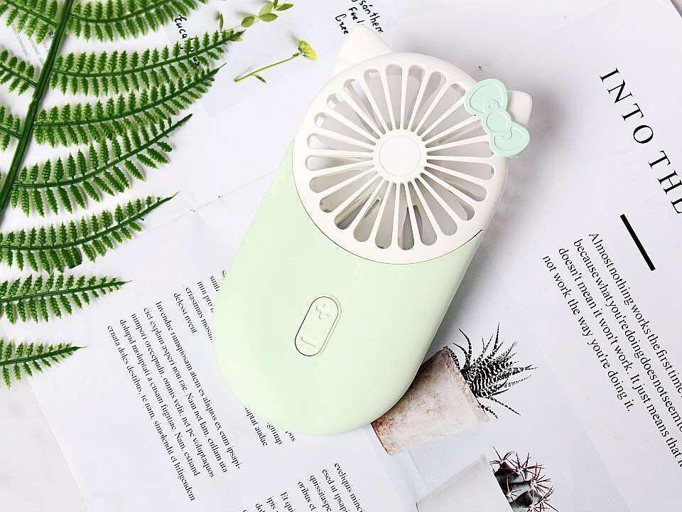 BY Fan พัดลมพกพา ชนิดแบน/บาง พกสะดวก มีแสงไฟ ชาร์จ USB / แบตสำรองได้ สะดวกใช้งานกว่า ดีไซด์บางไม่หนาเตอะ พกง่ายกว่ารุ่นเดิมๆ BY Fan พัดลมพกพา ชนิดแบน/บาง พกสะดวก มีแสงไฟ ชาร์จ USB / แบตสำรองได้ สะดวกใช้งานกว่า ดีไซด์บางไม่หนาเตอะ พกง่ายกว่ารุ่นเดิมๆ