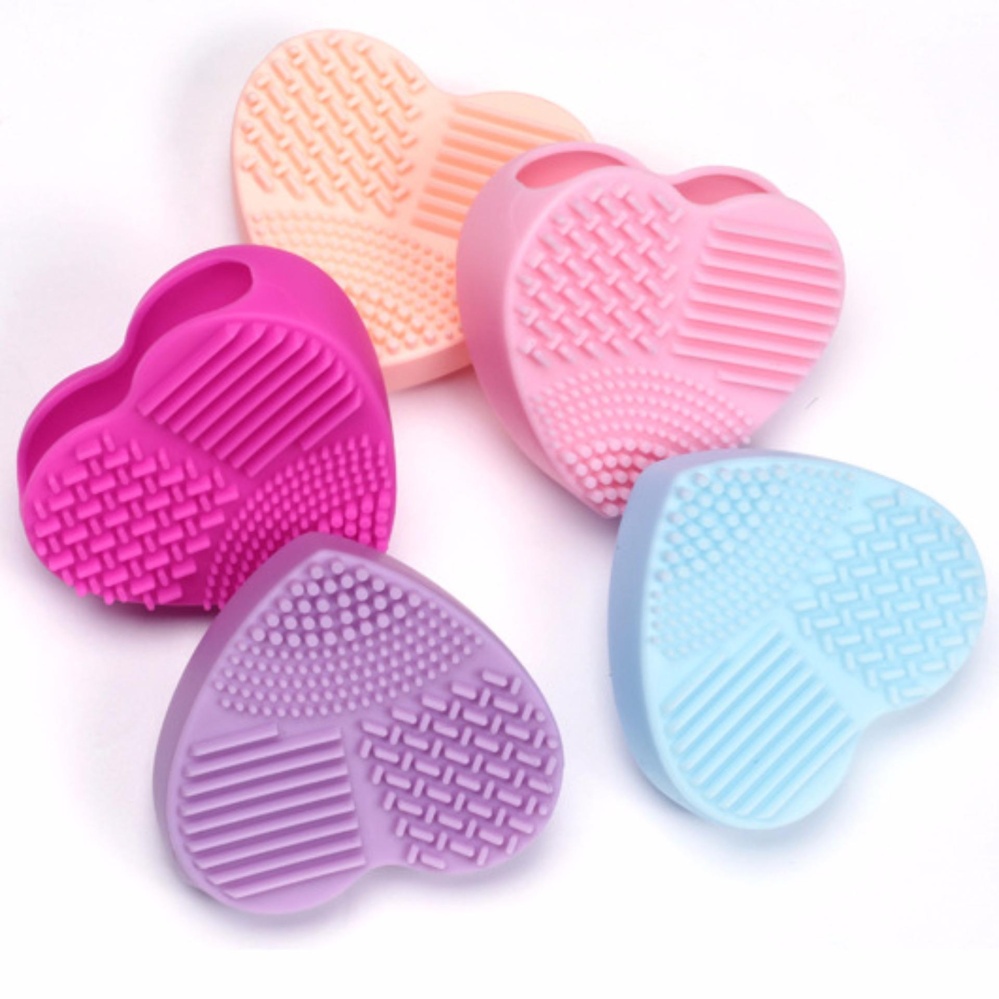 Brush Heart ซิลิโคนล้างแปรงแต่งหน้า รูปหัวใจ สีชมพูอ่อน