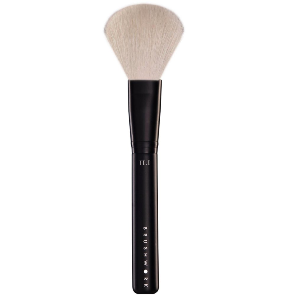 BRUSHWORK II.I แปรงแป้งฝุ่น ขนแพะภูเขา พุ่มใหญ่ แปรงแต่งหน้าพรีเมี่ยม BRUSHWORK II.I แปรงแป้งฝุ่น ขนแพะภูเขา พุ่มใหญ่ แปรงแต่งหน้าพรีเมี่ยม