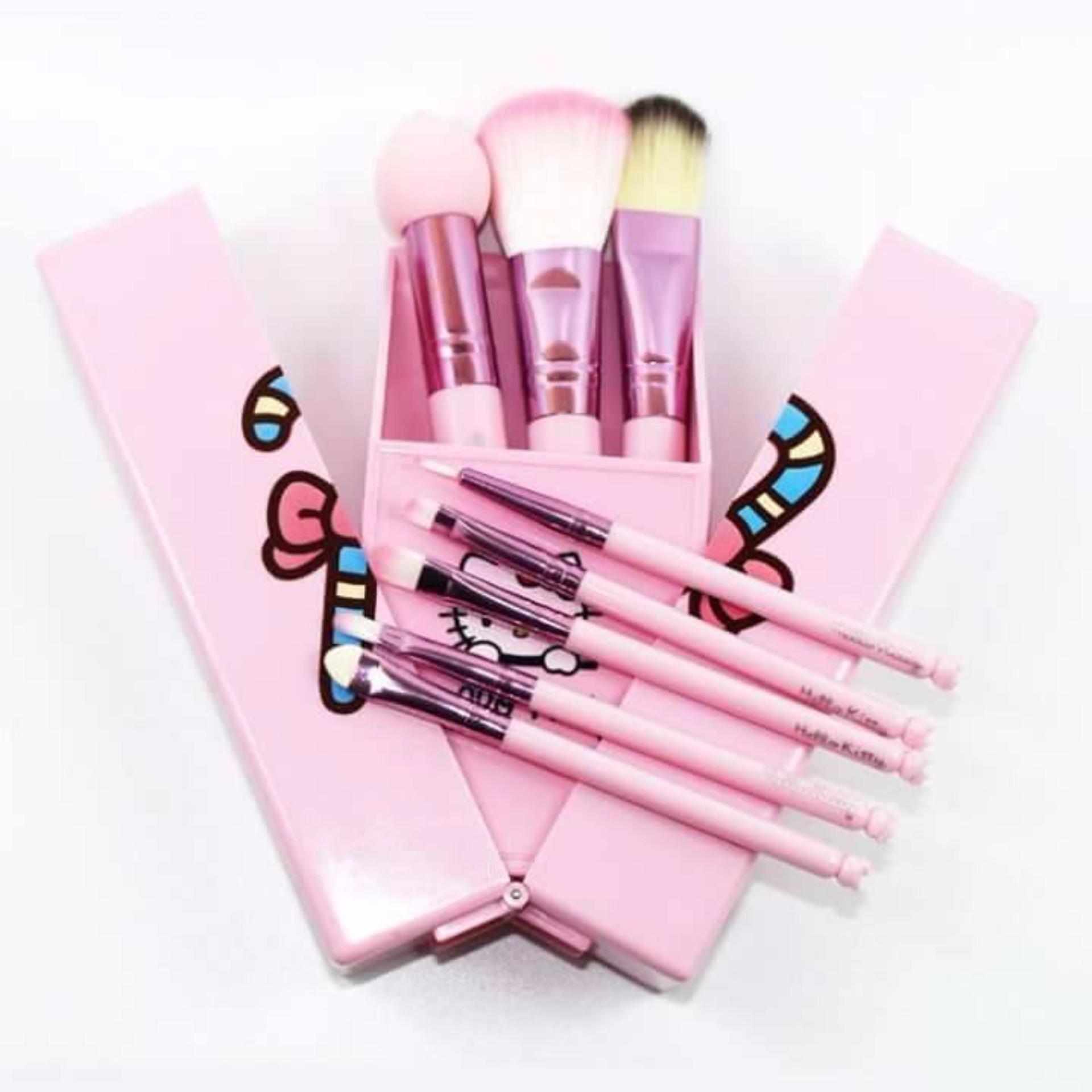 ชุดแปรงแต่งหน้าลายคิตตี้ 8 ชิ้น ชุดแปรงแต่งหน้าลายคิตตี้ 8 ชิ้น