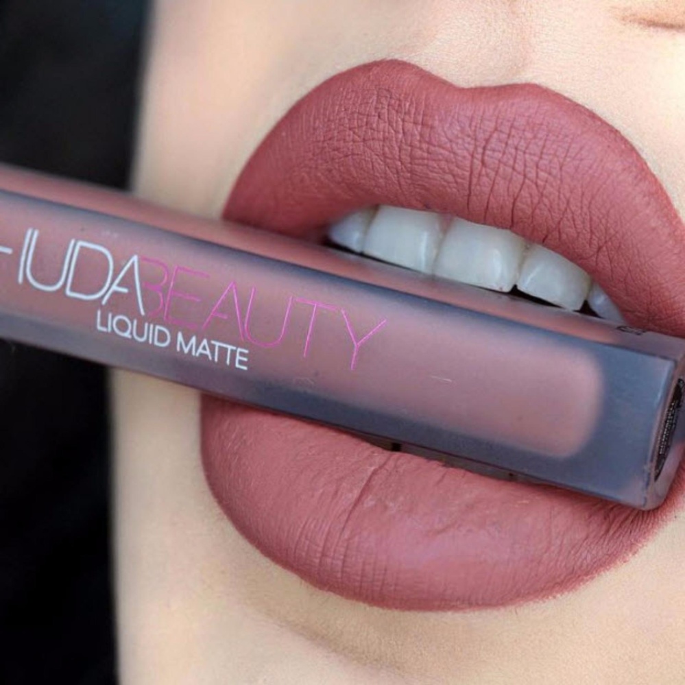 ลิปสติก HUDA BEAUTY สีแมท เฉดแดง เนื้อลิควิด HUDA BEAUTY LIQUID MATTE MINIS (The Red Edition) ลิปสติก HUDA BEAUTY สีแมท เฉดแดง เนื้อลิควิด HUDA BEAUTY LIQUID MATTE MINIS (The Red Edition)