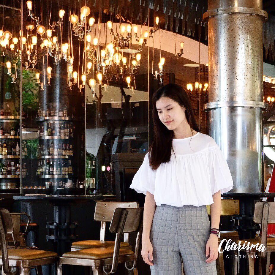 CHARISMA เสื้อปลายแขนพอง รุ่น Ballon Top รุ่นนี้น่ารักมาก CHARISMA เสื้อปลายแขนพอง รุ่น Ballon Top รุ่นนี้น่ารักมาก