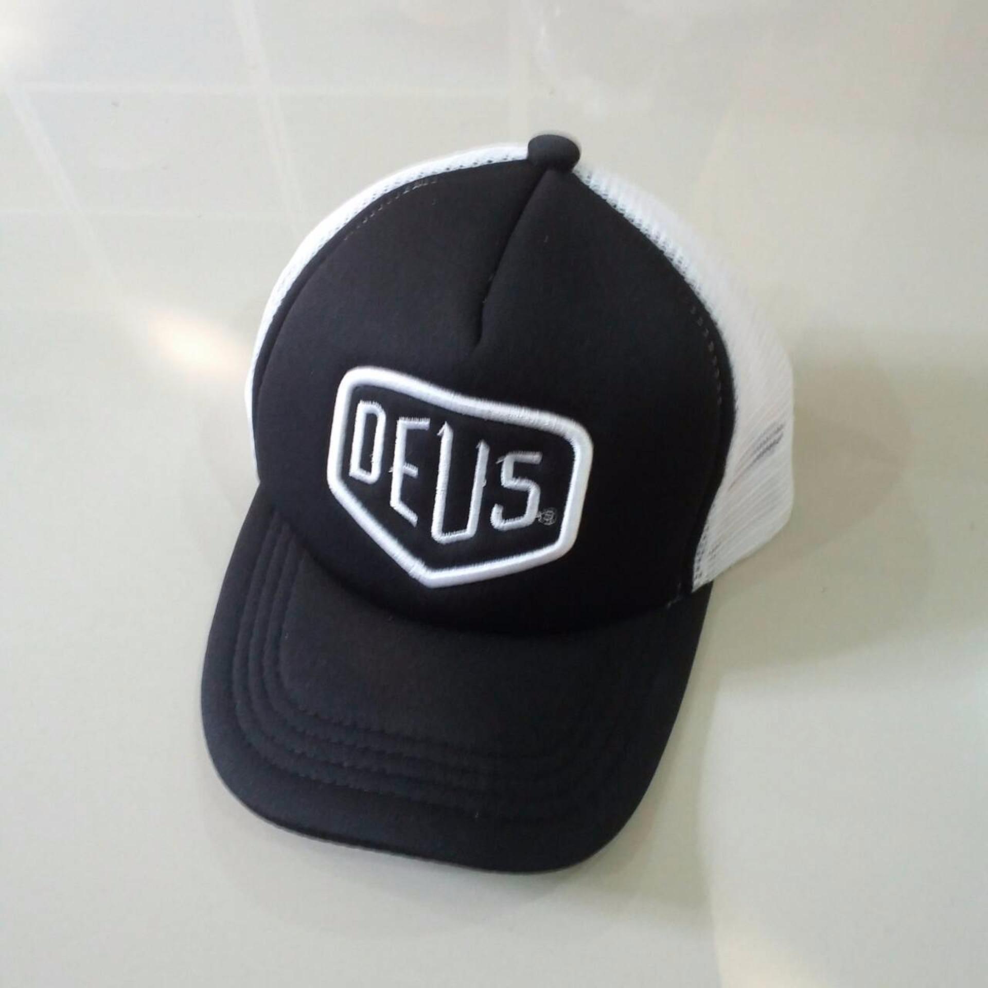 หมวกตาข่าย DEUS (ดำขาว)
