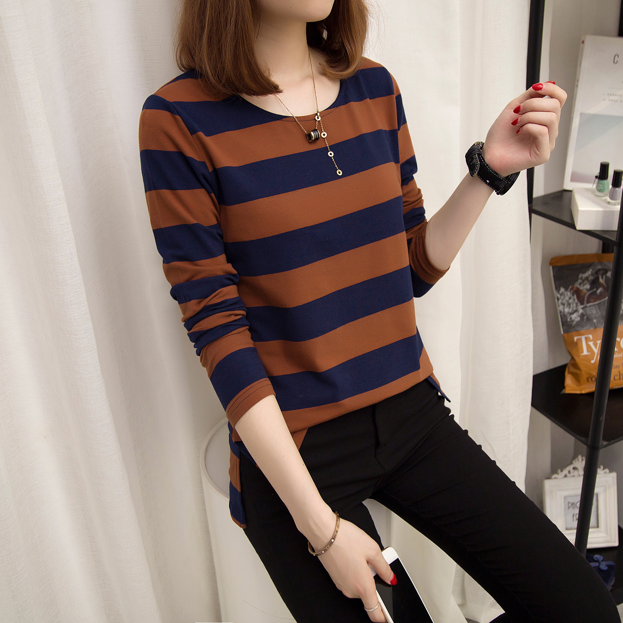 เสื้อยืดผู้หญิงคอกลมแขนยาวลายขวางสไตล์เกาหลี ผ้าฝ้าย (สีแดง) (สีแดง) เสื้อยืดผู้หญิงคอกลมแขนยาวลายขวางสไตล์เกาหลี ผ้าฝ้าย (สีแดง) (สีแดง)