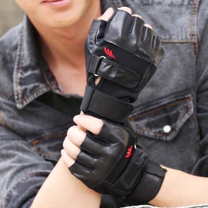 ผู้ชายยิมออกกำลังกายฝึกซ้อมกีฬาฟิตเนสกีฬาครึ่งถุงมือหนังบริเวณนิ้ว - INTL
