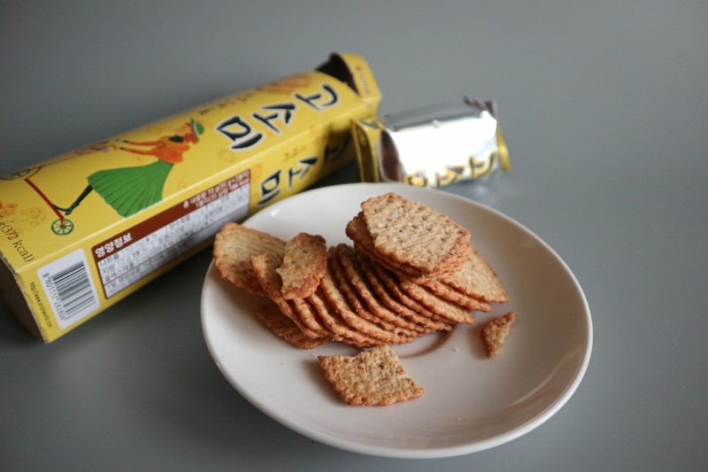 ขนมแครกเกอรงามะพราว orion gosomi crackers 70 g 오리온 고소미 ขนมเกาหล DG