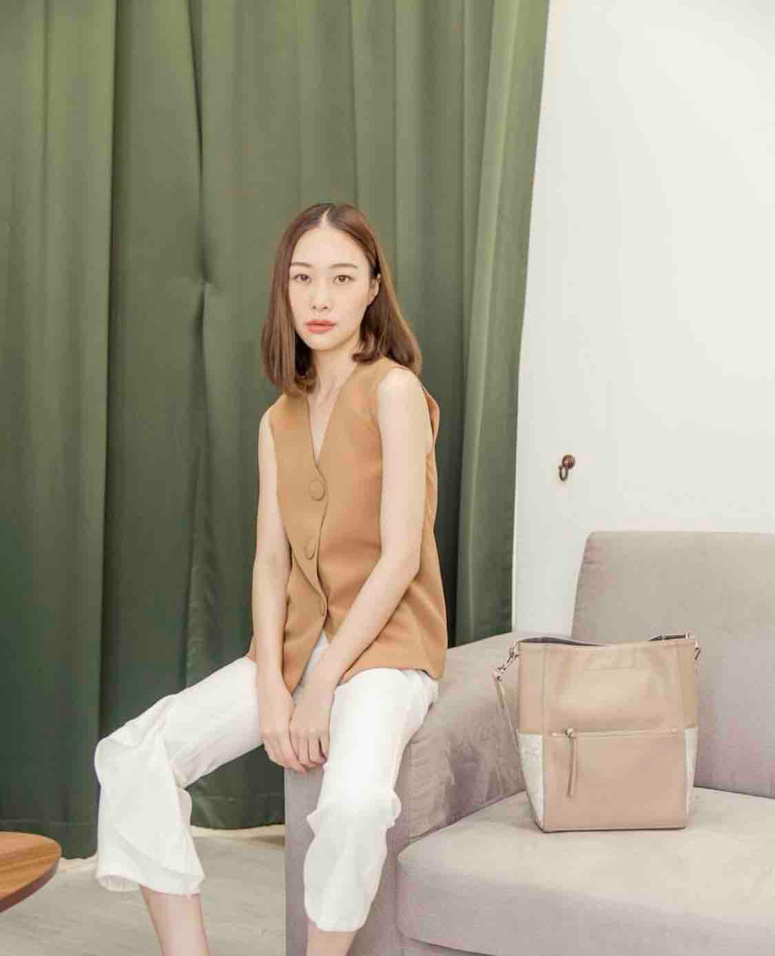Laurel - LR0040 Coco Button Top Laurel - LR0040 Coco Button Top