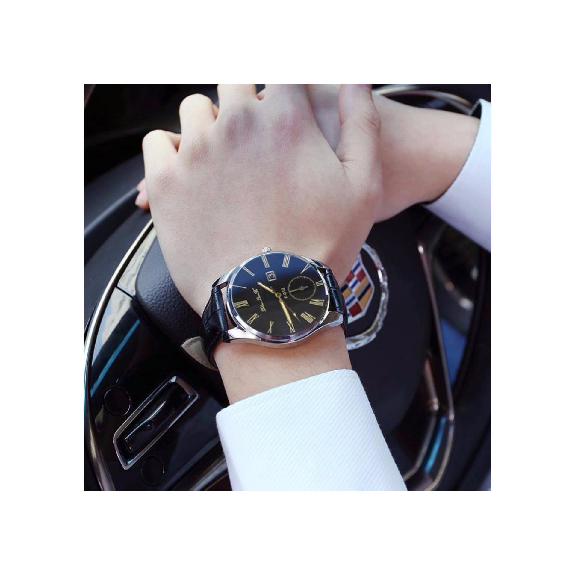 Moniga นาฬิกาข้อมือ รุ่น Classic สีดำ