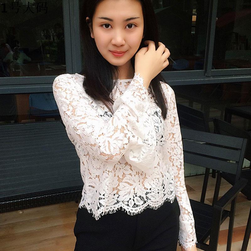 RESTONIC ซีทรูเข้าได้หลายชุดเสื้อรองในแบบสั้นเสื้อหญิงชายแขนเสื้อบานออกแขนเสื้อยาวฤดูใบไม้ผลิและฤดูร้อนใหม่หลวมแลดูผอมเสื้อลูกไม้