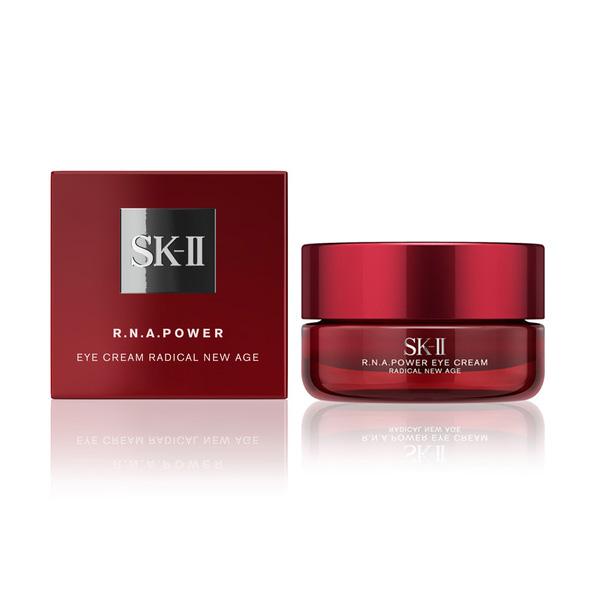 SK-II R.N.A. Power Eye Cream Radical New Age 15g. ผลิตภัณฑ์ ครีมบำรุงผิวเพื่อผิวดูกระชับ เปล่งผลั่ง แลดูอ่อนเยาว์ ขนาด 15 กรัม