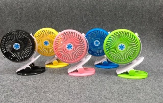 Mini Fan พัดลมพกพา แบบหนีบ ตั้งโต๊ะ ใสาถ่าน ชาร์ตแบตได้ รุ่น HNT ML-F168 Rechargeable เสียบชาร์จ USB Mini Fan พัดลมพกพา แบบหนีบ ตั้งโต๊ะ ใสาถ่าน ชาร์ตแบตได้ รุ่น HNT ML-F168 Rechargeable เสียบชาร์จ USB