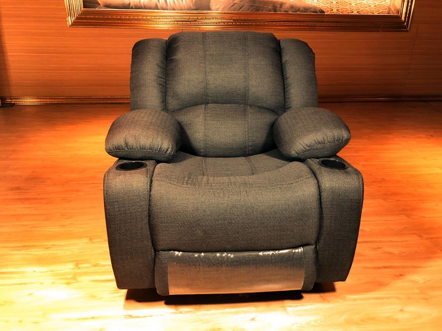 ผ่อน 0% 10 เดือน มีระบบนวดแบบสั่น ในตัว เก้าอี้รีไคลเนอร์ รุ่น Exceed Linen โซฟา แบบปรับเอน ด้วยกลไกมือดึง (Manual Recliner) เนื้อผ้าลินินเกรดเอ หนานุ่มพิเศษ ผ่อน 0% 10 เดือน มีระบบนวดแบบสั่น ในตัว เก้าอี้รีไคลเนอร์ รุ่น Exceed Linen โซฟา แบบปรับเอน ด้วยกลไกมือดึง (Manual Recliner) เนื้อผ้าลินินเกรดเอ หนานุ่มพิเศษ