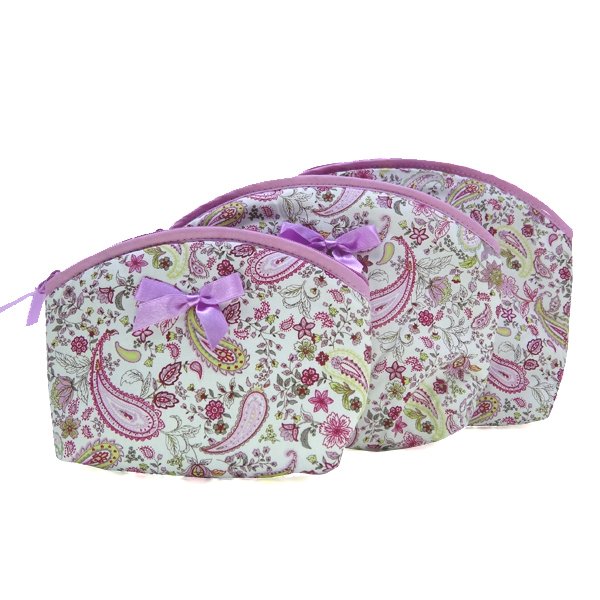 Naraya กระเป๋าเครื่องสำอางค์ เซ็ท 3 ชิ้น ลายดอกไม้ (สีชมพู) Naraya กระเป๋าเครื่องสำอางค์ เซ็ท 3 ชิ้น ลายดอกไม้ (สีชมพู)