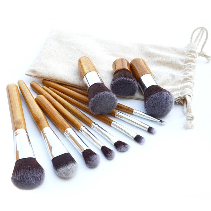 Vanilla in love ชุดแปรงแต่งหน้า 11 ชิ้น ด้ามไม้