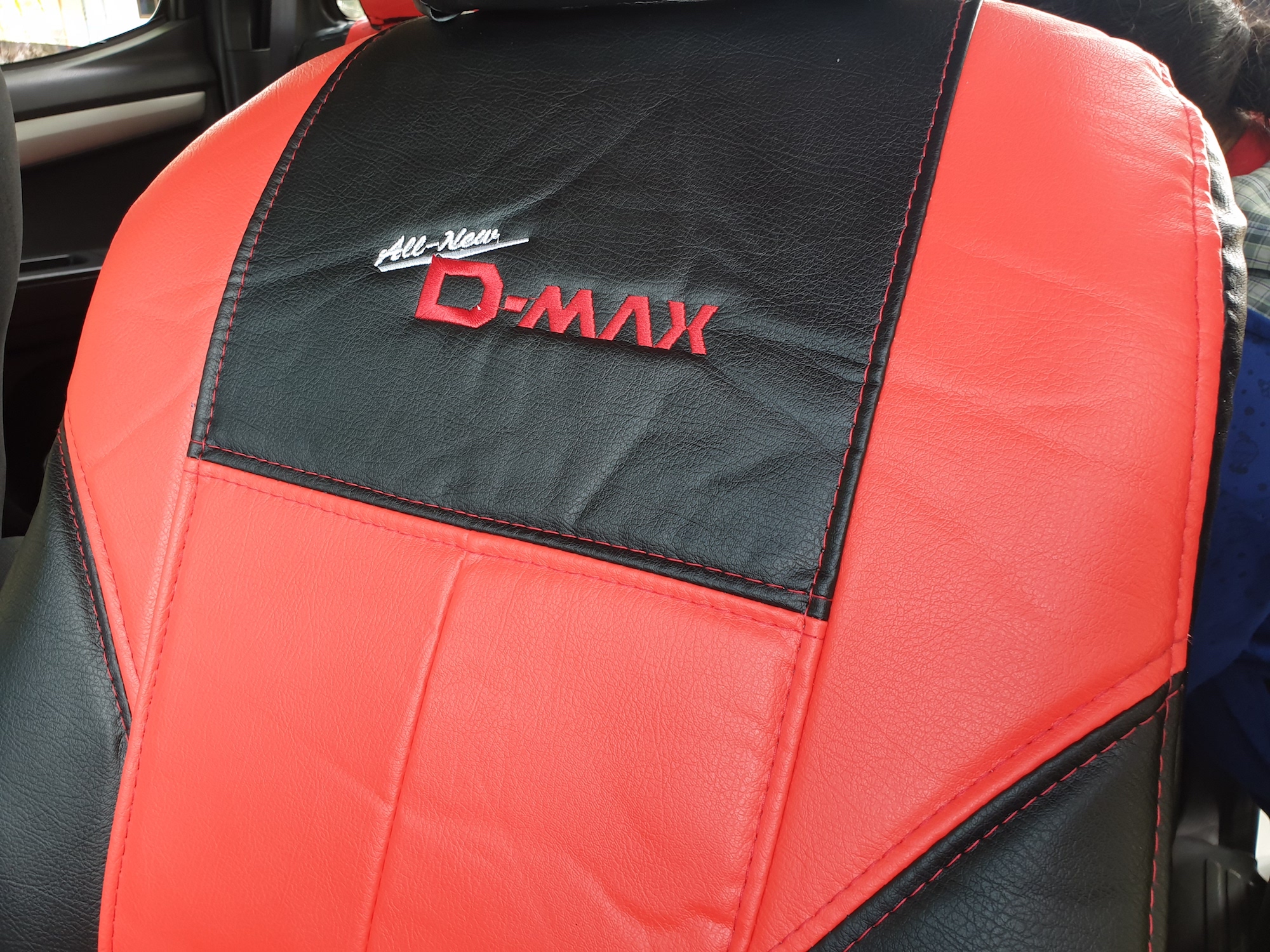 ชุดหุ้มเบาะ All New D-Max เข้ารูปตรงรุ่น คู่หน้าสำหรับรถแค๊บ (มี 4สี) 4 aa05b934a8816172346dc6e50fbd9f6d