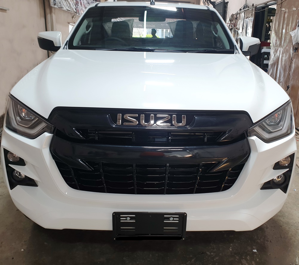 กระจังหน้าดำเงา ISUZU D-MAX 2020 3 b67062f1d079d98f1c2483cd2bf45bd7